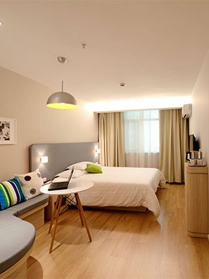 Hotels & Country Inns