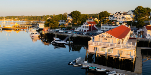 Waterfront Lodging - Tugboat Inn